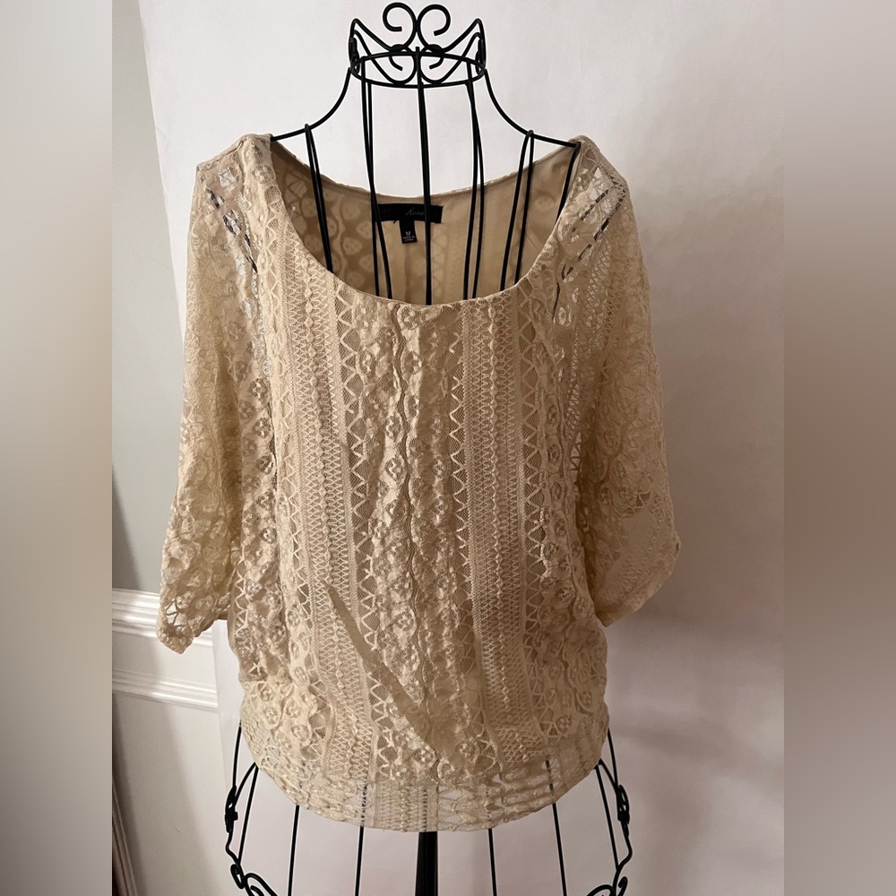 Lace blouse, sz Medium, HG Heart